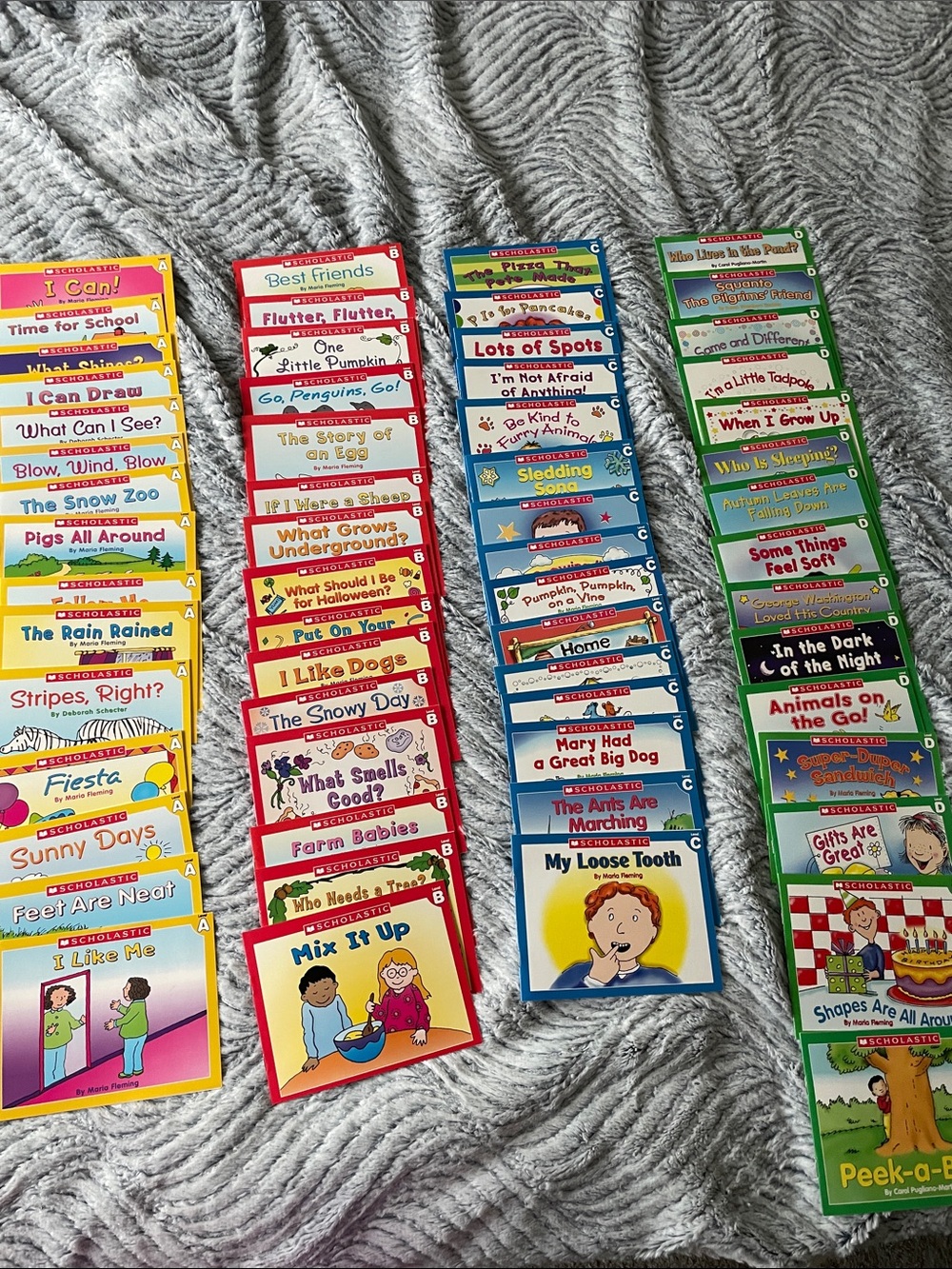 Scholastic Mini Early Reader Book Set - Red, Blue, Green, Yellow